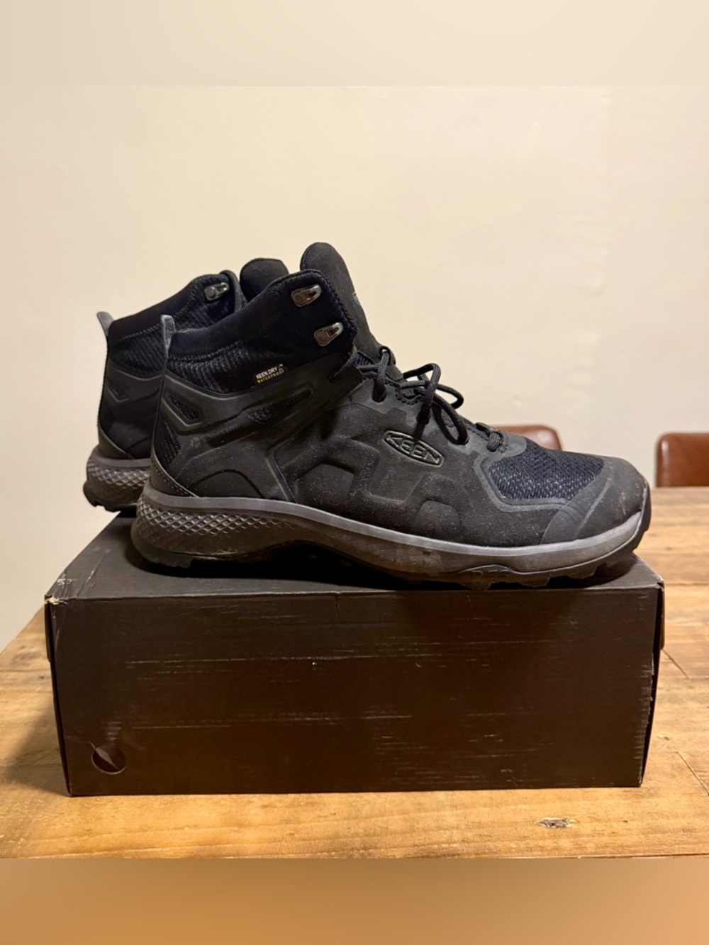 Keen Black Men's Waterproof Hiking Boots (Size 10.5)